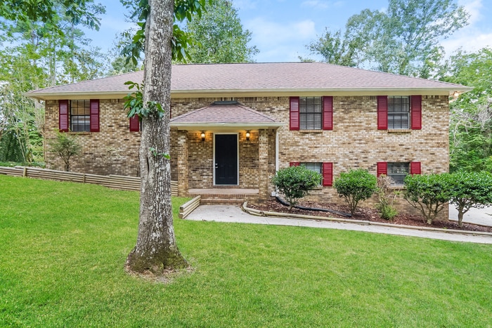 204 Tradewinds Cir in Alabaster, AL - Building Photo