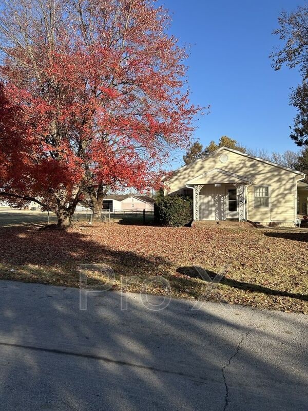 property at 606 Harris St