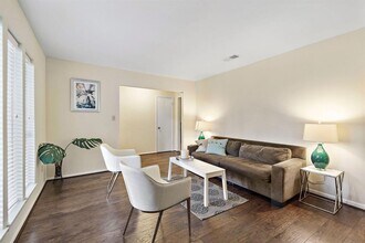 9715 Lawngate Dr in Houston, TX - Building Photo - Building Photo
