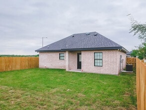 477 Arboleda in Brownsville, TX - Building Photo - Building Photo