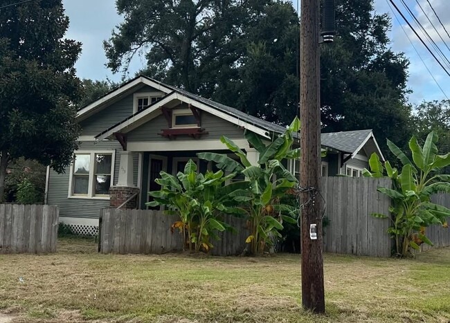 property at 113 Texas St