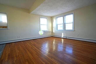 164 N Beacon St, Unit 24 in Boston, MA - Foto de edificio - Building Photo