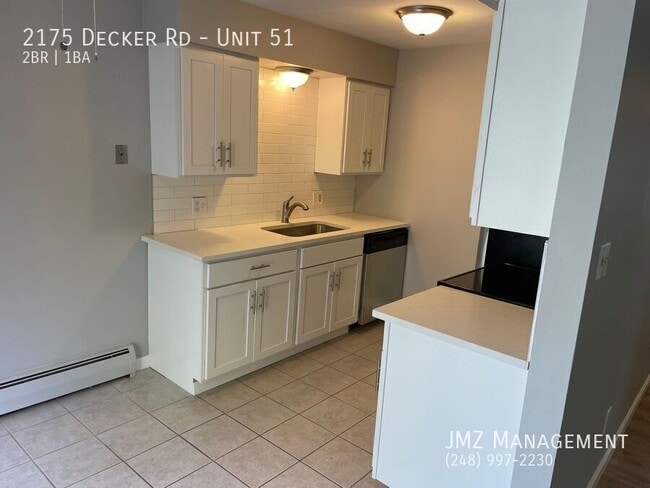 2175 Decker Rd in Walled Lake, MI - Building Photo - Building Photo