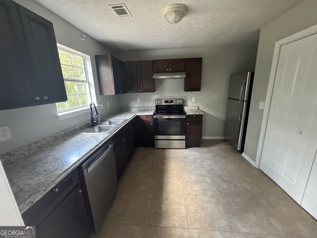 10226 Stone St NW in Covington, GA - Building Photo - Building Photo