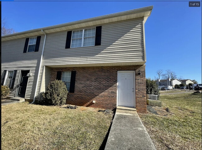 9149 Cedarpark Ln, Unit B in Knoxville, TN - Building Photo - Building Photo
