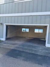 1011 Alewa Dr in Honolulu, HI - Building Photo - Building Photo