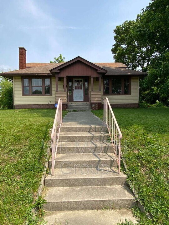 1000 E 8th St in Muncie, IN - Building Photo