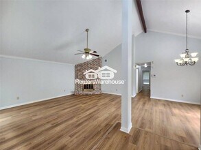 8534 Dawnridge Dr in Houston, TX - Building Photo - Building Photo