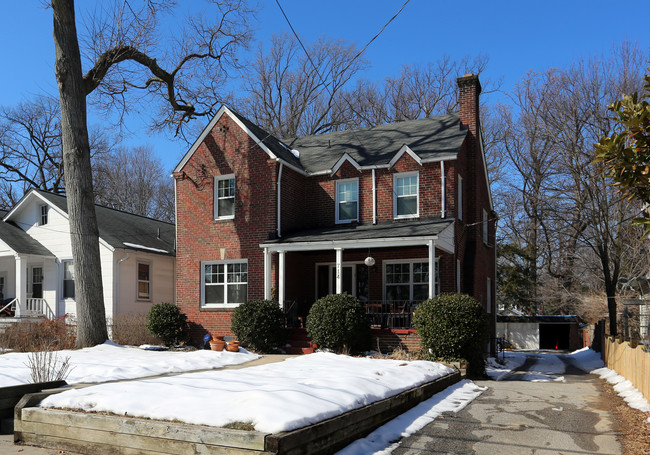 714 Erie Ave in Takoma Park, MD - Foto de edificio - Building Photo