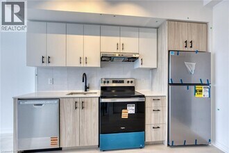 4878 Powers Cmn in Burlington, ON - Building Photo - Building Photo