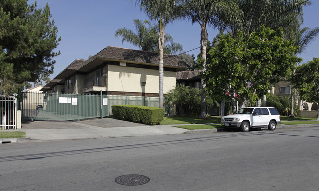 Villa Regina Apartments in Anaheim, CA - Foto de edificio - Building Photo