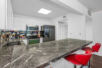 331 23rd St, Unit 1204 in Miami Beach, FL - Building Photo - Building Photo