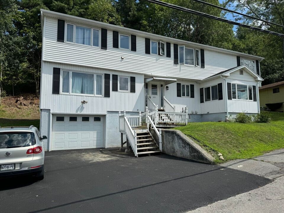205 Northern Ave, Unit 1 in Augusta, ME - Foto de edificio