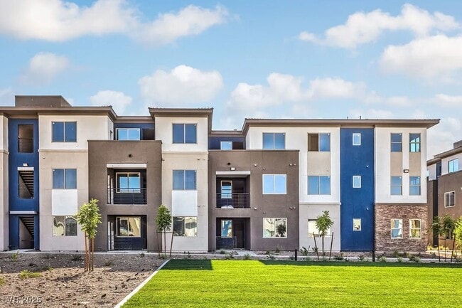 4555 Camino Al Norte in North Las Vegas, NV - Building Photo - Building Photo