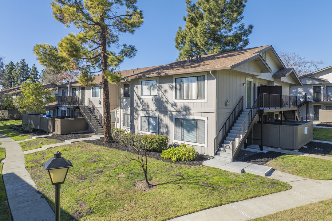 Mission Village in Union City, CA - Building Photo