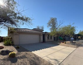 10151 E Tierra Buena Ln in Scottsdale, AZ - Foto de edificio - Building Photo