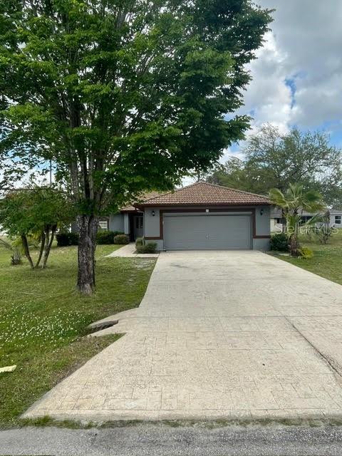 47 Rickenbacker Dr in Palm Coast, FL - Building Photo