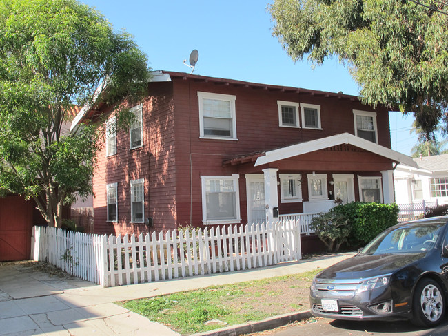 519 W 40th St in San Pedro, CA - Foto de edificio - Building Photo