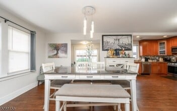 372 W Hazelwood Ave in Rahway, NJ - Building Photo - Building Photo