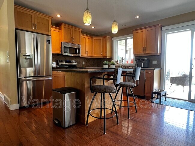 426 Clifton Rd in Kelowna, BC - Building Photo - Building Photo