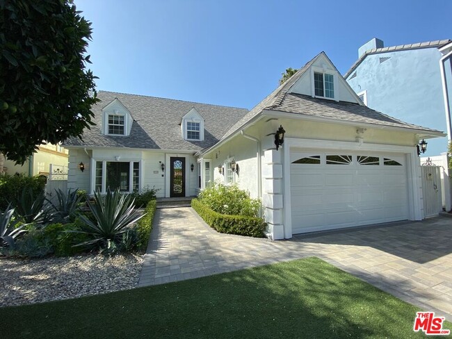 719 N Doheny Dr in Beverly Hills, CA - Building Photo - Building Photo