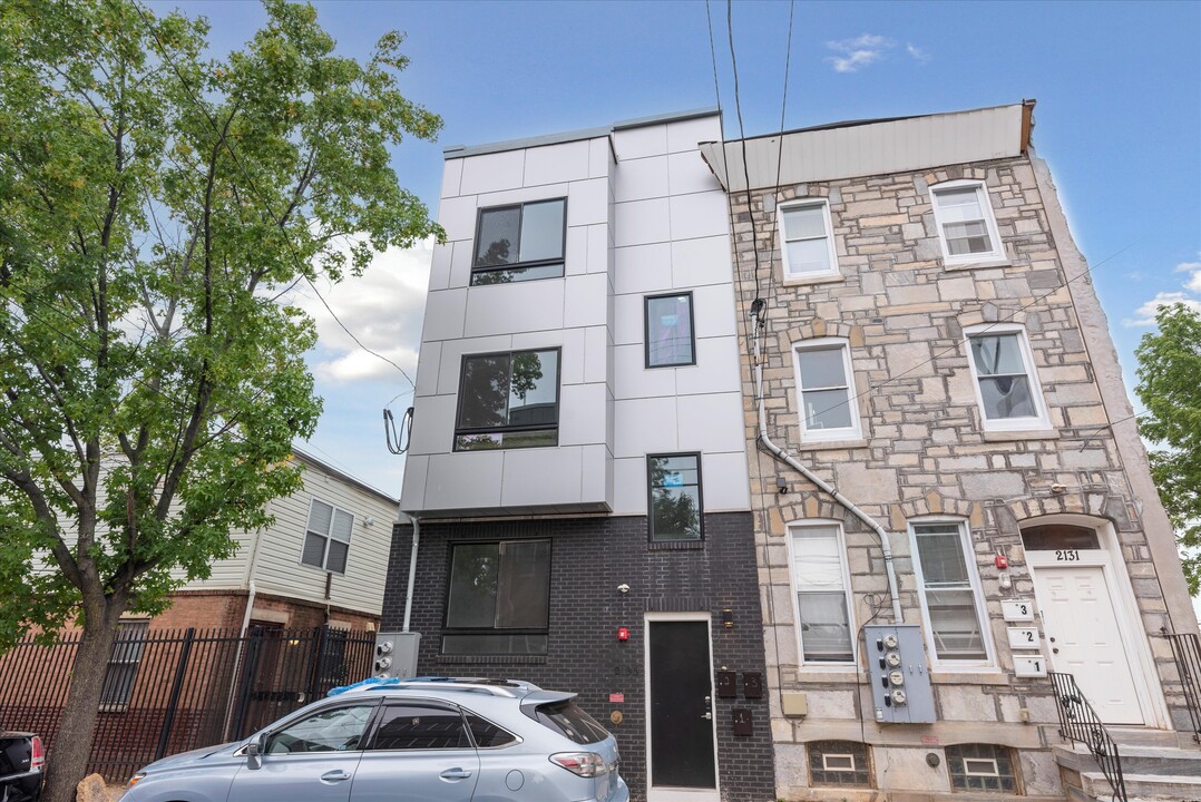 2133 Master St in Philadelphia, PA - Building Photo