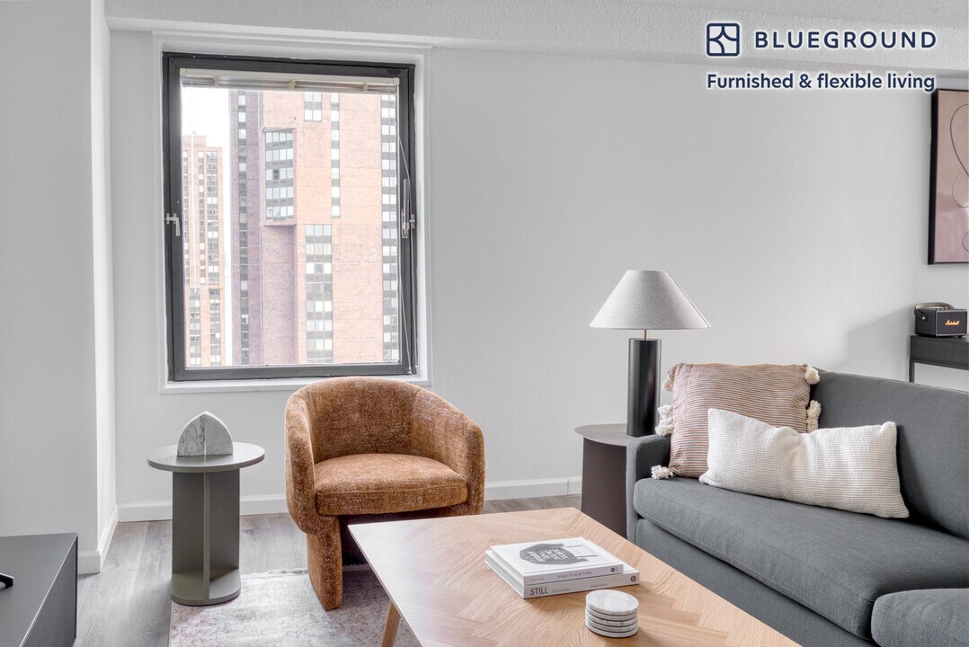 10 Waterside Plaza-Unit -FL21-ID1058 in New York, NY - Building Photo