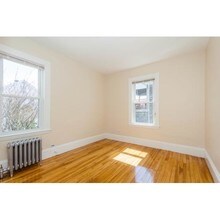 14 Bentley St, Unit 1 in Boston, MA - Building Photo - Building Photo