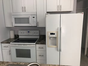 2020 Lee Dr in Valrico, FL - Foto de edificio - Building Photo