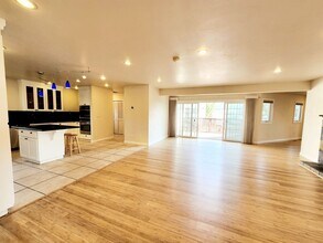 202 Alta Loma Dr in South San Francisco, CA - Building Photo - Building Photo