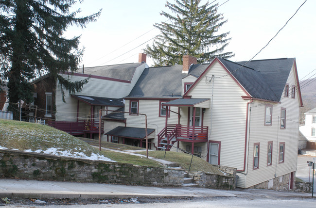 328 Pine St in Bellefonte, PA - Building Photo - Building Photo