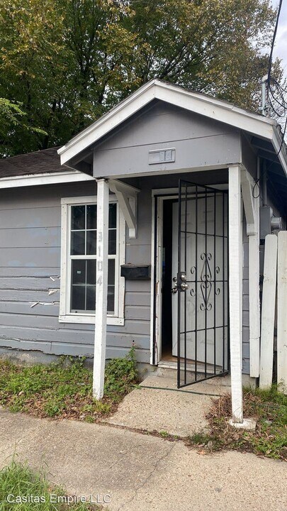3104 Burkett St. Photo