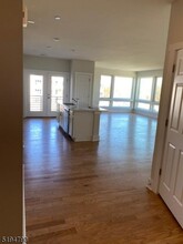 4 Vanderbilt Blvd-Unit -302 in Florham Park, NJ - Building Photo - Building Photo