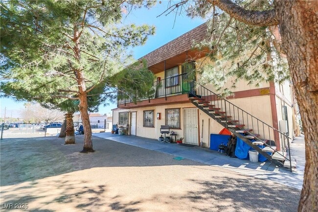 1400 E Mesquite Ave in Las Vegas, NV - Building Photo - Building Photo