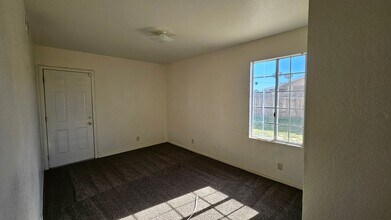 20300 Graham St in California City, CA - Building Photo - Building Photo