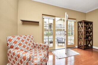 2100 Tanglewilde St in Houston, TX - Building Photo - Building Photo