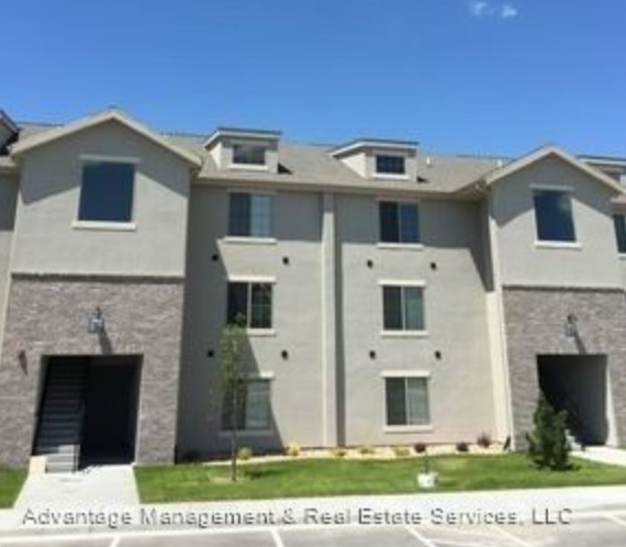 Lakeview Court in Provo, UT - Building Photo