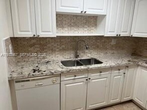 208 SW 11th St in Fort Lauderdale, FL - Building Photo - Building Photo