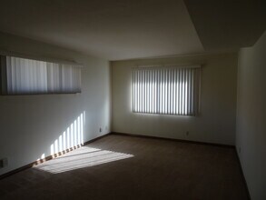 27504 Violin Canyon Rd in Castaic, CA - Building Photo - Building Photo