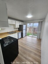 320 NW 14th St in Pendleton, OR - Building Photo - Building Photo