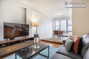 10 Downing St in New York, NY - Building Photo