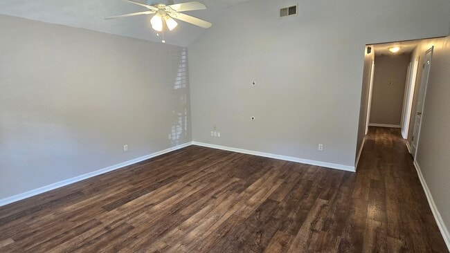 210 Bent Oaks Dr in Jackson, TN - Building Photo - Building Photo