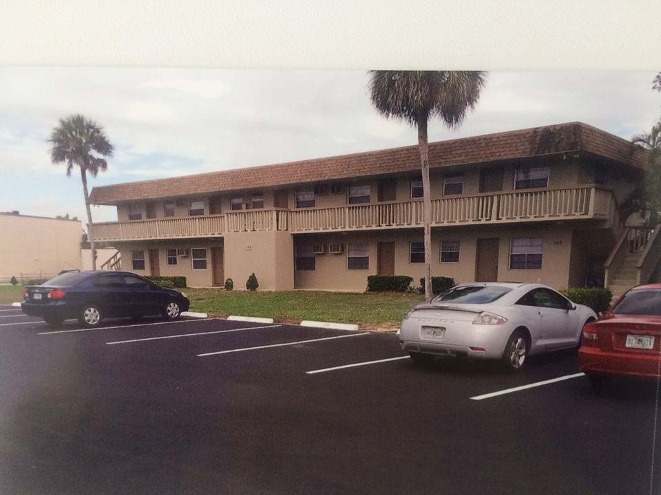 529 Tallwood St in Marco Island, FL - Building Photo