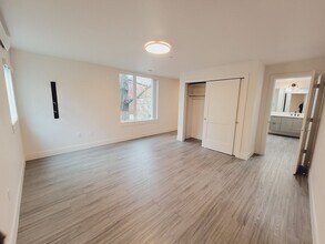 353 NE Failing St, Unit #B in Portland, OR - Building Photo - Building Photo