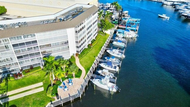 400 N Federal Hwy in Deerfield Beach, FL - Building Photo - Building Photo