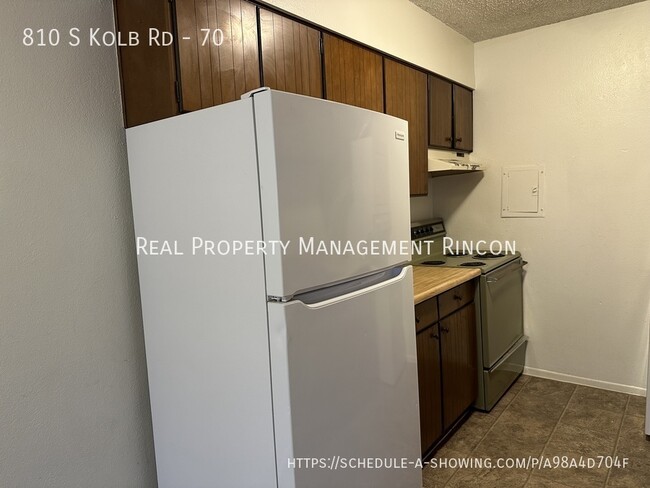 property at 810 S Kolb Rd