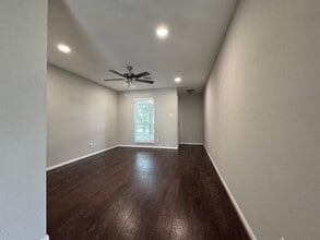 5518 Viking Dr in Houston, TX - Building Photo - Building Photo