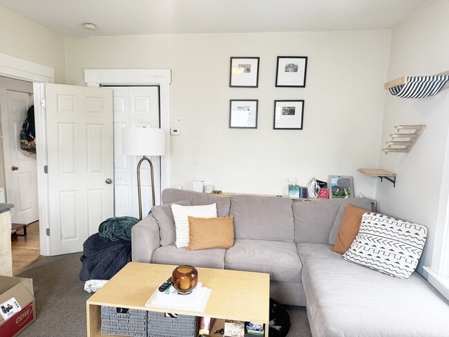 37 Prospect St Ave in Waltham, MA - Building Photo - Building Photo