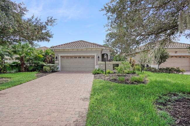property at 7423 Wexford Ct