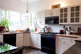 2707 E Thomas St in Seattle, WA - Building Photo - Building Photo